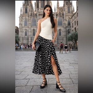 Anthropologie NWT One-Shoulder
Eyelash Sweater Tank size S.